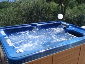 Купить spa бассейн в г. Симферополь (Крым) можно в Мир Спа